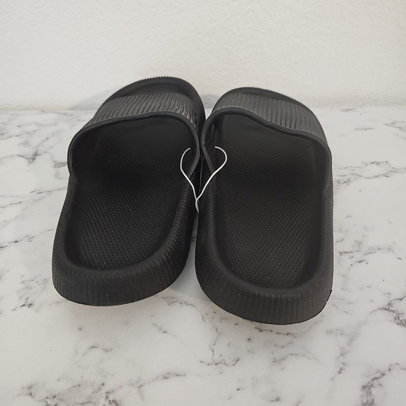 Womens Coco + Carmen Black Slides Comfortable Size 9-10 - Picture 2 of 4